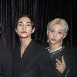 <b>현진</b> 턱 왤케 신기하게생겼지