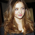 사람들은 수지랑 장원영 좋아해서 <b>빅시</b> 모델 중 미란다커 제일 좋아하는듯