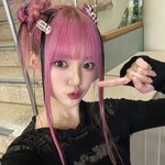 핑크 토끼 그자체인 <b>윤주</b>