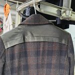 세탁소에 옷 맡겼더니 <b>손상</b>되어 돌아왔는데 제탓이랍니다.