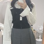 <b>새</b> <b>옷</b> 입어 봤는데 이거 옷걸이가 조가틍 거임?