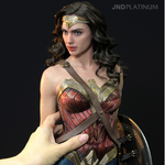 피규어 하나사려고 알바비 1년 모았는데 골라줘