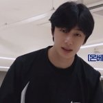 [댓글부탁해] 채<b>형원</b>이 입은 이 옷 정보 좀 알려줘…ㅠ