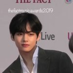 뷔 <b>흑발</b>짧머