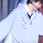 [라이즈] 성찬이 <b>후디</b> 정보 있으신분...!