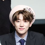 러블리한 아이<b>컨</b><b>택</b>