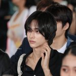 원빈은 검은색,<b>흰색</b> 이런톤 입었을때 제일 잘생긴듯