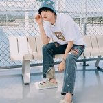 최유정 &amp; <b>윤산하</b> 코스모폴리탄 크록스 화보