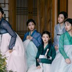 뉴진스 <b>명절</b>에 한복 사진 올리는거 ㅈㄴ좋은듯