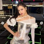 블핑은 콘서트 <b>의상</b>이 진리네