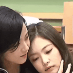 제니 <b>볼살</b> 말랑한 거 봐봐