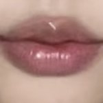 내 입술 ㅈㄴ 탐스럽고 <b>두툼</b>함