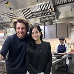 디올 CEO등 임원진과 점심을 먹는 지수