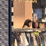 오늘도 뜬 <b>런던</b> 소호지역에서 카리나 목격담jpg