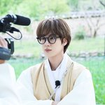 달려라 방탄 진 <b>한복</b>