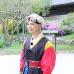 달려라 방탄 <b>알</b><b>엠</b> 한복