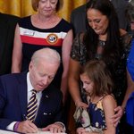  국군의<b>날</b> 최전방 부대 찾아 "힘으로 안보 지킬때 경제 성장"