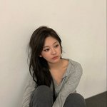 <b>닝닝</b> 이 옷 아는사람