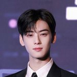 블랙&amp;화이트로 <b>멋짐</b> 완성
