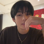 <b>뷔</b> 위버스 라이브