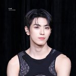 이거 봐 <b>미남</b> 미녀 다 모였다