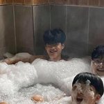 <b>소희</b> 걍 친구들이랑 목욕한거네