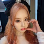 <b>눈빛</b>으로 플러팅을 하네