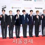 근데 제베원 단체 사진 보니까