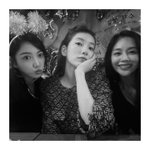 수지 옆에 <b>여자배우</b> 분 이목구비 봐