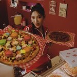 와 라잇썸도 컴백했네 큐브야....