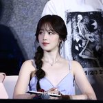 <b>슈화</b> 살 빠지니까 데뷔초 느낌나지않음?