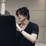 원빈 <b>녹음</b>할때 조카 잘생겼다
