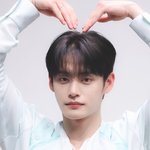 [ZB1] <b>김지웅</b> 아이돌상vs배우상