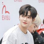 가을 느낌 속 멜로 눈빛 <b>장착</b>