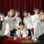 앤하이픈 세계관