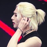 현진 <b>컴백때</b> 탈색장발할거같은느낌