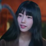 <b>이두나</b> 속 수지 좀 에바임