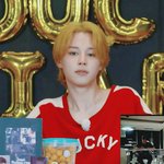 <b>지민</b> 아이돌 헤메코하니까 개쩐다..