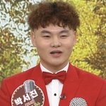 시대를 <b>역행</b>하는 듯한 트로트 가수