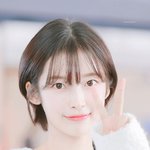 너무 아름다워서 입에 <b>주먹</b> 넣고 울고 있음