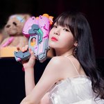 <b>입</b>만 열면 칭찬 <b>밖</b>에 안 나오는 여돌