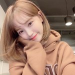 <b>채원</b> 걍 얼굴만 봐도 인기 많게 생김