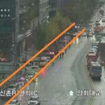 [속보] 강풍에 홍대거리 공사장 가림막이 행인 덮쳐...2명 중상