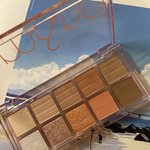 롬앤 피치달리아가든 9천원에 <b>사갈</b>사람