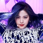 <b>무대</b>에서 날아다니기로 유명한 <b>여</b><b>돌</b>