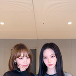 <b>김채원</b>이 카리나보다 이쁘네