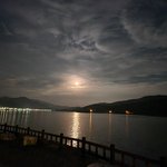 심령사진같아요.