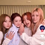 지젤 윈터 허윤진 전<b>소미</b> 친목 좋다