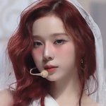 이렇게 생긴 면사포쓴 <b>성녀</b>가