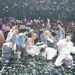 스키즈 데뷔 후 첫 음중 1위 ㅊㅋㅊㅋ